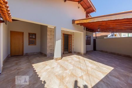 Casa à venda com 250m², 3 quartos e 4 vagasGaragem