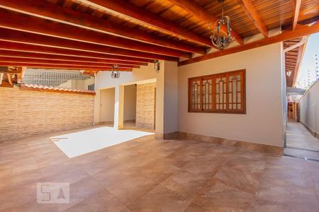 Casa à venda com 250m², 3 quartos e 4 vagasGaragem