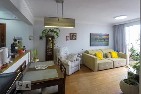 Sala de apartamento para alugar com 2 quartos, 74m² em Vila Gumercindo, São Paulo