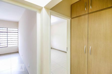 Hall quartos de casa à venda com 2 quartos, 250m² em Vila Almeida, São Paulo