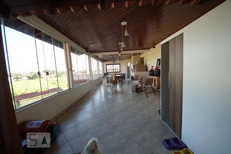 Casa à venda com 420m², 3 quartos e 3 vagasSalão de festas