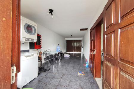 Casa à venda com 112m², 2 quartos e 1 vaga Casa à venda com 112m², 2 quartos e 1 vaga Área de Serviço e Garagem