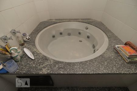 Apartamento à venda com 189m², 3 quartos e 3 vagasBanheiro do Quarto 3