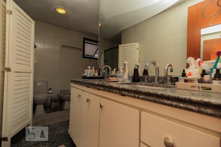 Apartamento à venda com 189m², 3 quartos e 3 vagasBanheiro do Quarto 3