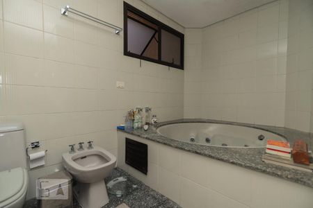 Apartamento à venda com 189m², 3 quartos e 3 vagasBanheiro do Quarto 3