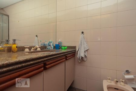 Apartamento à venda com 189m², 3 quartos e 3 vagasBanheiro do Quarto 2