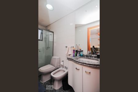 Apartamento à venda com 189m², 3 quartos e 3 vagasBanheiro do Quarto 1