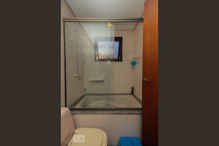 Apartamento à venda com 189m², 3 quartos e 3 vagasBanheiro do Quarto 2