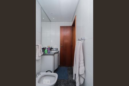 Apartamento à venda com 189m², 3 quartos e 3 vagasBanheiro do Quarto 1