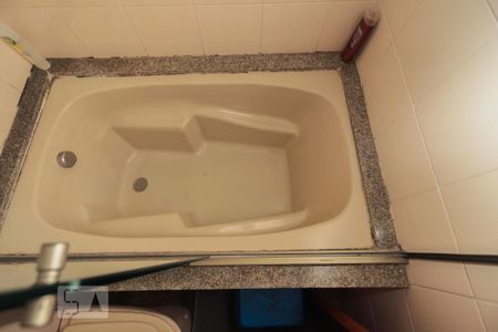 Apartamento à venda com 189m², 3 quartos e 3 vagasBanheiro do Quarto 2