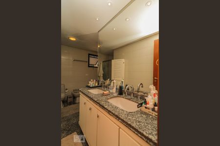 Apartamento à venda com 189m², 3 quartos e 3 vagasBanheiro do Quarto 3