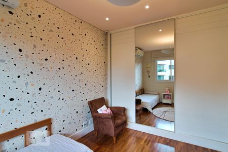 Apartamento para alugar com 261m², 4 quartos e 4 vagas Apartamento para alugar com 261m², 4 quartos e 4 vagasSuíte 2