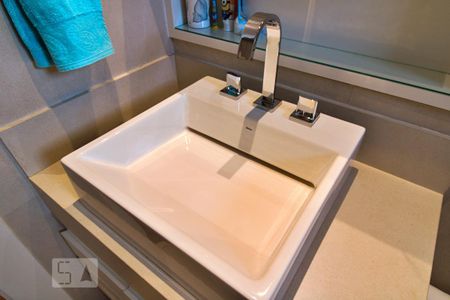 Apartamento para alugar com 261m², 4 quartos e 4 vagas Apartamento para alugar com 261m², 4 quartos e 4 vagasBanheiro da Suíte 3