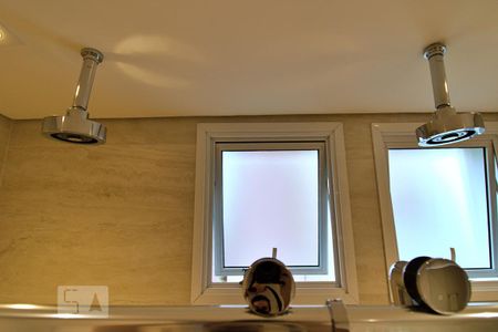 Apartamento para alugar com 261m², 4 quartos e 4 vagas Apartamento para alugar com 261m², 4 quartos e 4 vagasBanheiro da Suíte 1