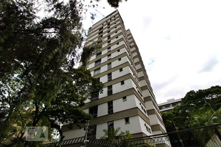 Apartamento para alugar com 261m², 4 quartos e 4 vagas Apartamento para alugar com 261m², 4 quartos e 4 vagasFachada