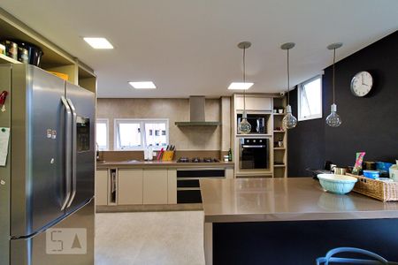 Apartamento para alugar com 261m², 4 quartos e 4 vagas Apartamento para alugar com 261m², 4 quartos e 4 vagasCozinha