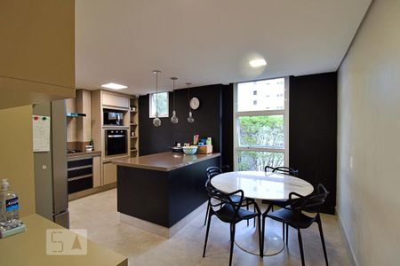 Apartamento para alugar com 261m², 4 quartos e 4 vagas Apartamento para alugar com 261m², 4 quartos e 4 vagasCozinha