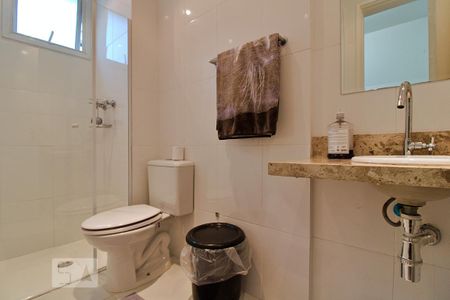 Apartamento para alugar com 261m², 4 quartos e 4 vagas Apartamento para alugar com 261m², 4 quartos e 4 vagasBanheiro de Serviço