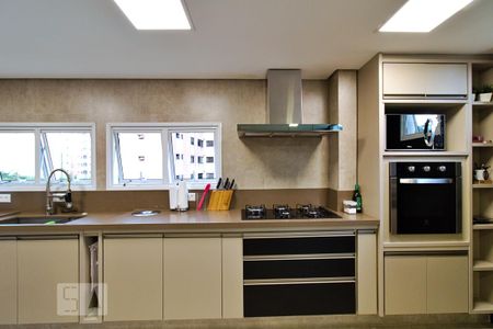 Apartamento para alugar com 261m², 4 quartos e 4 vagas Apartamento para alugar com 261m², 4 quartos e 4 vagasCozinha