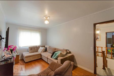 Casa à venda com 200m², 4 quartos e 2 vagasSuíte