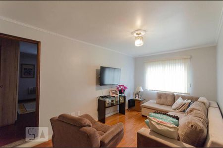 Casa à venda com 200m², 4 quartos e 2 vagasSuíte