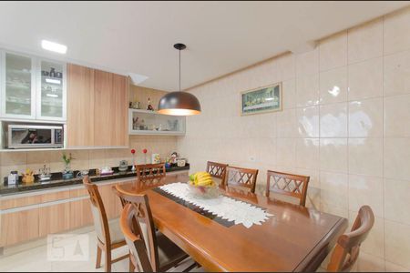 Casa à venda com 200m², 4 quartos e 2 vagasCozinha