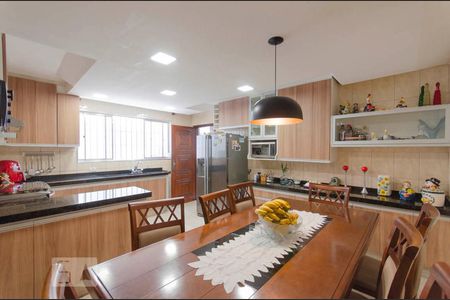 Casa à venda com 200m², 4 quartos e 2 vagasCozinha