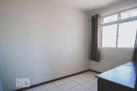 Quarto 1 de apartamento para alugar com 3 quartos, 63m² em Fazendinha, Curitiba