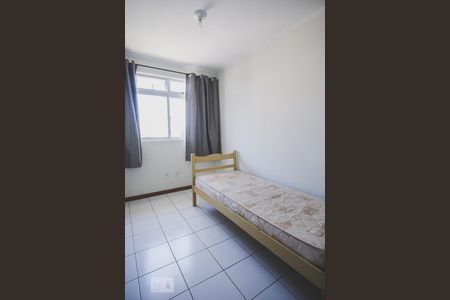 Quarto 2 de apartamento para alugar com 3 quartos, 63m² em Fazendinha, Curitiba