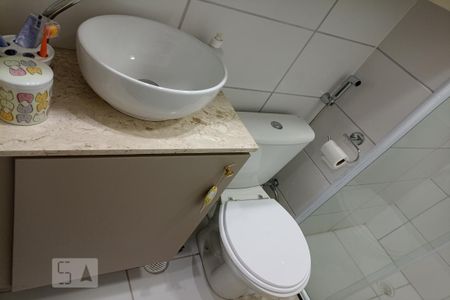 Apartamento à venda com 48m², 2 quartos e 1 vaga Apartamento à venda com 48m², 2 quartos e 1 vagaBanheiro Social