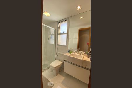 Apartamento para alugar com 104m², 2 quartos e 2 vagas Apartamento para alugar com 104m², 2 quartos e 2 vagasBanheiro