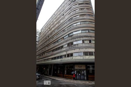 Apartamento para alugar com 70m², 1 quarto e sem vagaFachada