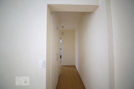 Corredor de apartamento para alugar com 2 quartos, 57m² em Cidade Monções, São Paulo
