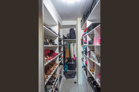 Casa de condomínio à venda com 99m², 3 quartos e 2 vagas Casa de condomínio à venda com 99m², 3 quartos e 2 vagasCloset