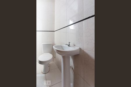 Casa à venda com 180m², 3 quartos e 7 vagasBanheiro Suite 2