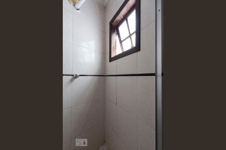 Casa à venda com 180m², 3 quartos e 7 vagasBanheiro Suite 2