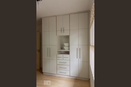 Casa à venda com 165m², 3 quartos e 2 vagasQuarto 2 - Armários