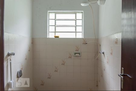 Casa à venda com 165m², 3 quartos e 2 vagasBanheiro