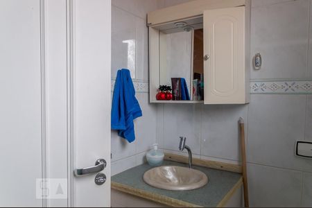 Casa à venda com 165m², 3 quartos e 2 vagasBanheiro