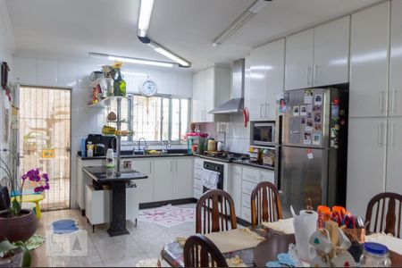 Casa à venda com 165m², 3 quartos e 2 vagasCozinha