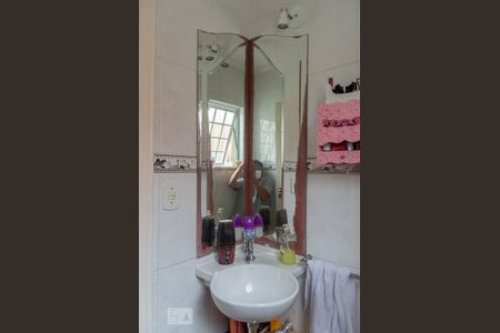 Casa à venda com 165m², 3 quartos e 2 vagasLavabo