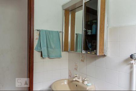 Casa à venda com 165m², 3 quartos e 2 vagasBanheiro