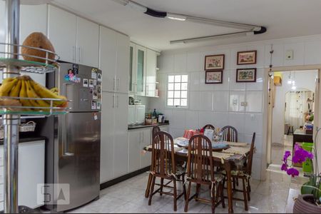 Casa à venda com 165m², 3 quartos e 2 vagasCozinha