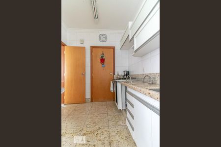 Apartamento à venda com 137m², 3 quartos e 2 vagas Apartamento à venda com 137m², 3 quartos e 2 vagasCozinha