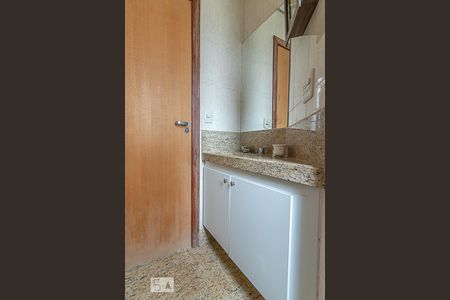 Banheiro de apartamento à venda com 3 quartos, 137m² em Sagrada Família, Belo Horizonte