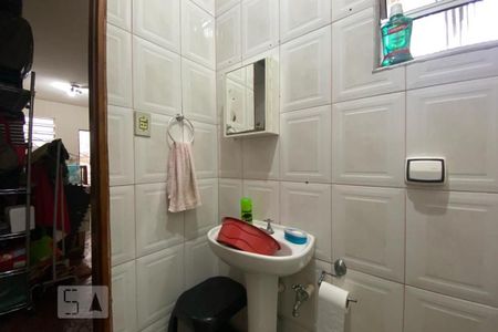 Casa à venda com 180m², 4 quartos e 3 vagas Casa à venda com 180m², 4 quartos e 3 vagasBanheiro de Serviço