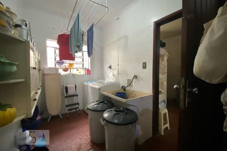 Casa à venda com 180m², 4 quartos e 3 vagas Casa à venda com 180m², 4 quartos e 3 vagasÁrea de Serviço