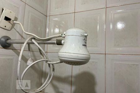 Casa à venda com 180m², 4 quartos e 3 vagas Casa à venda com 180m², 4 quartos e 3 vagasChuveiro