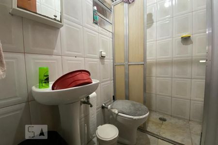 Casa à venda com 180m², 4 quartos e 3 vagas Casa à venda com 180m², 4 quartos e 3 vagasBanheiro de Serviço