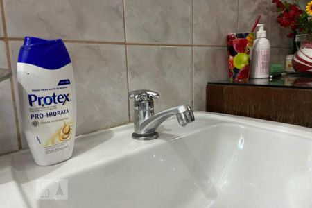 Casa à venda com 180m², 4 quartos e 3 vagas Casa à venda com 180m², 4 quartos e 3 vagasBanheiro - Torneira